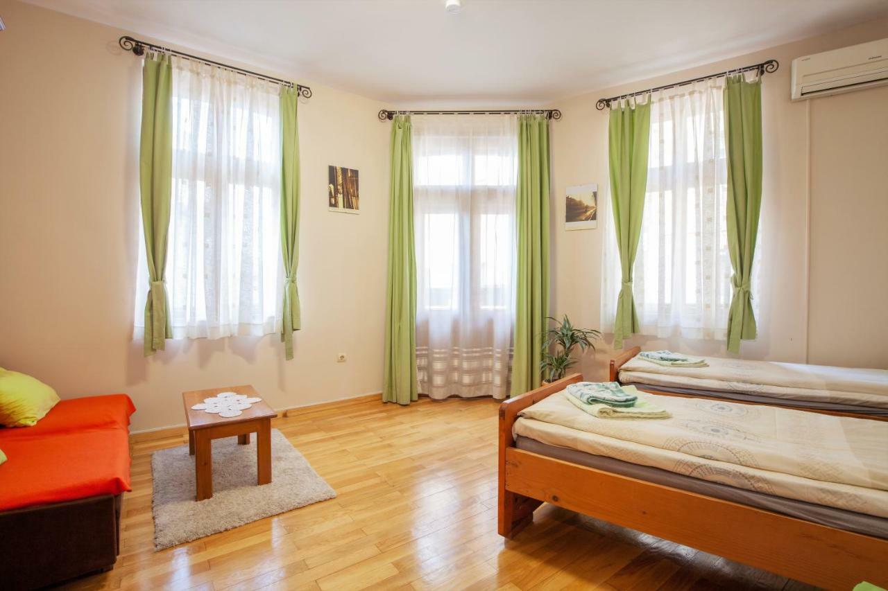 Time Traveling Apartment Sofia City Exterior foto